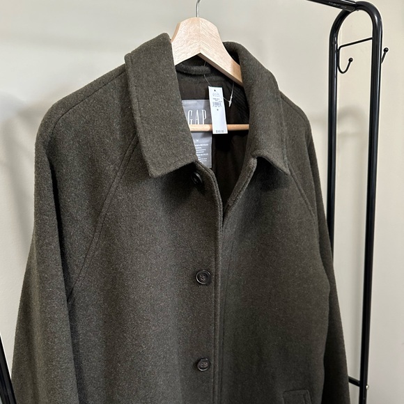 Gap wool coat - warm & cozy - Brand New with tags - Picture 2 of 5